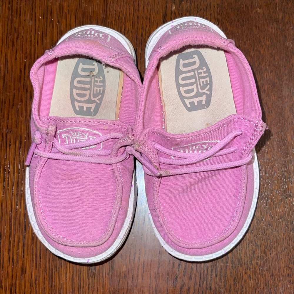 Used toddler hey dude